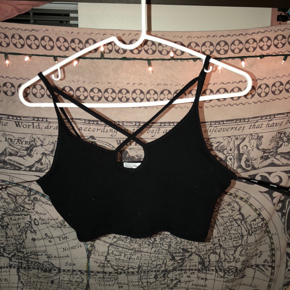 Black cropped tank